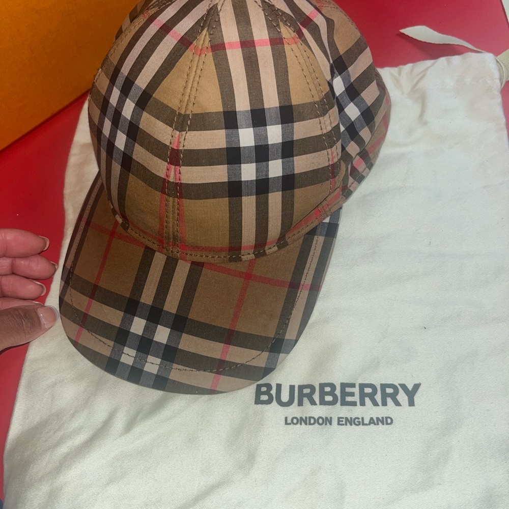 Women’s Burberry hat